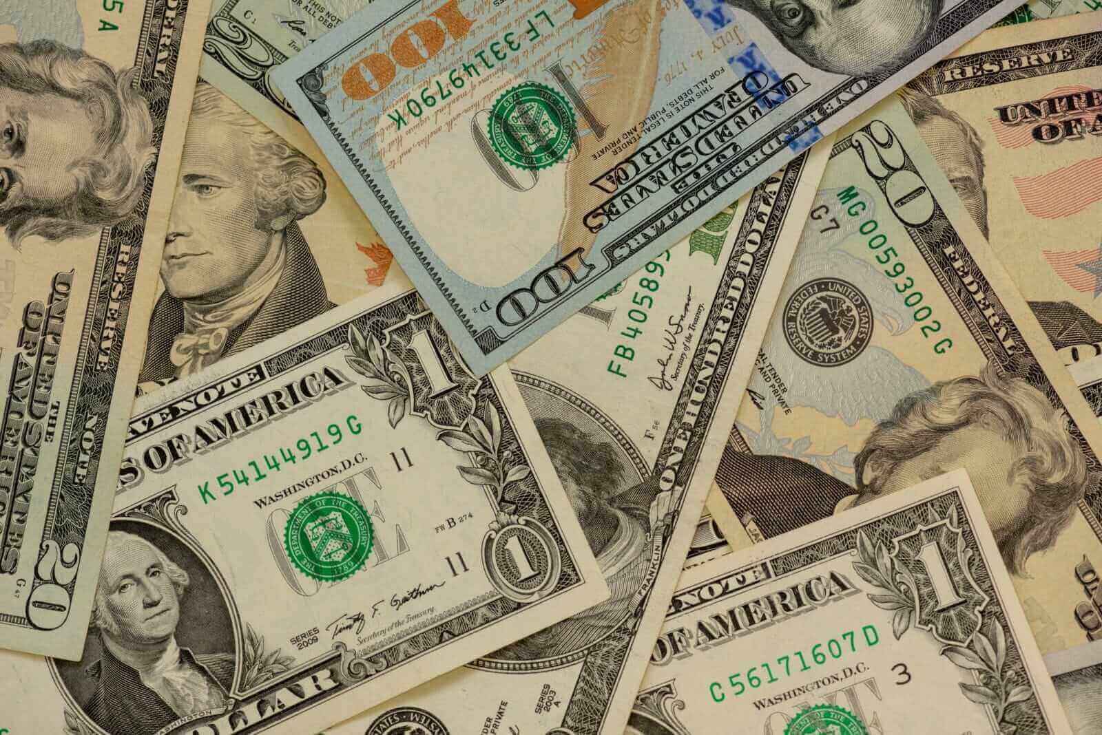 Dollar Turns Lower On Weakness In US Economic News